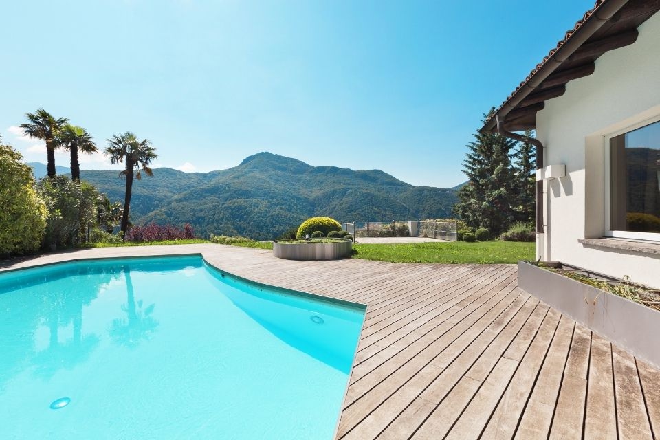obra-piscina-gasto-de-venta-deducible